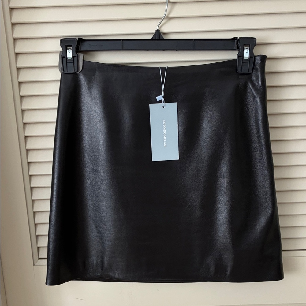 Antonio Melani Leather Skirt, black, lined. Size 2, NWT
